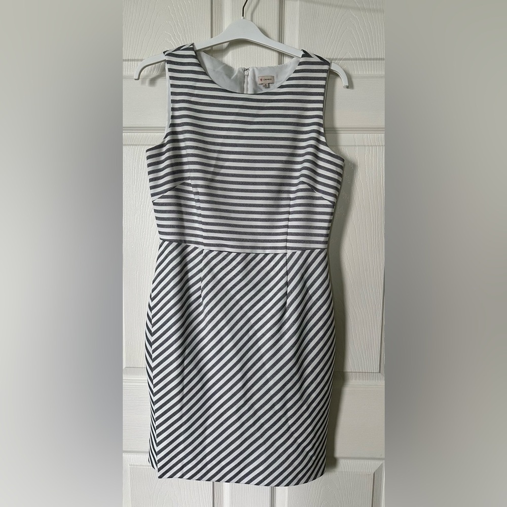 Cremeux Gray/White Stripe Sleeveless Dress Size 10 NC0419